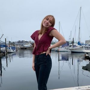 Meet your Posher, Nicole